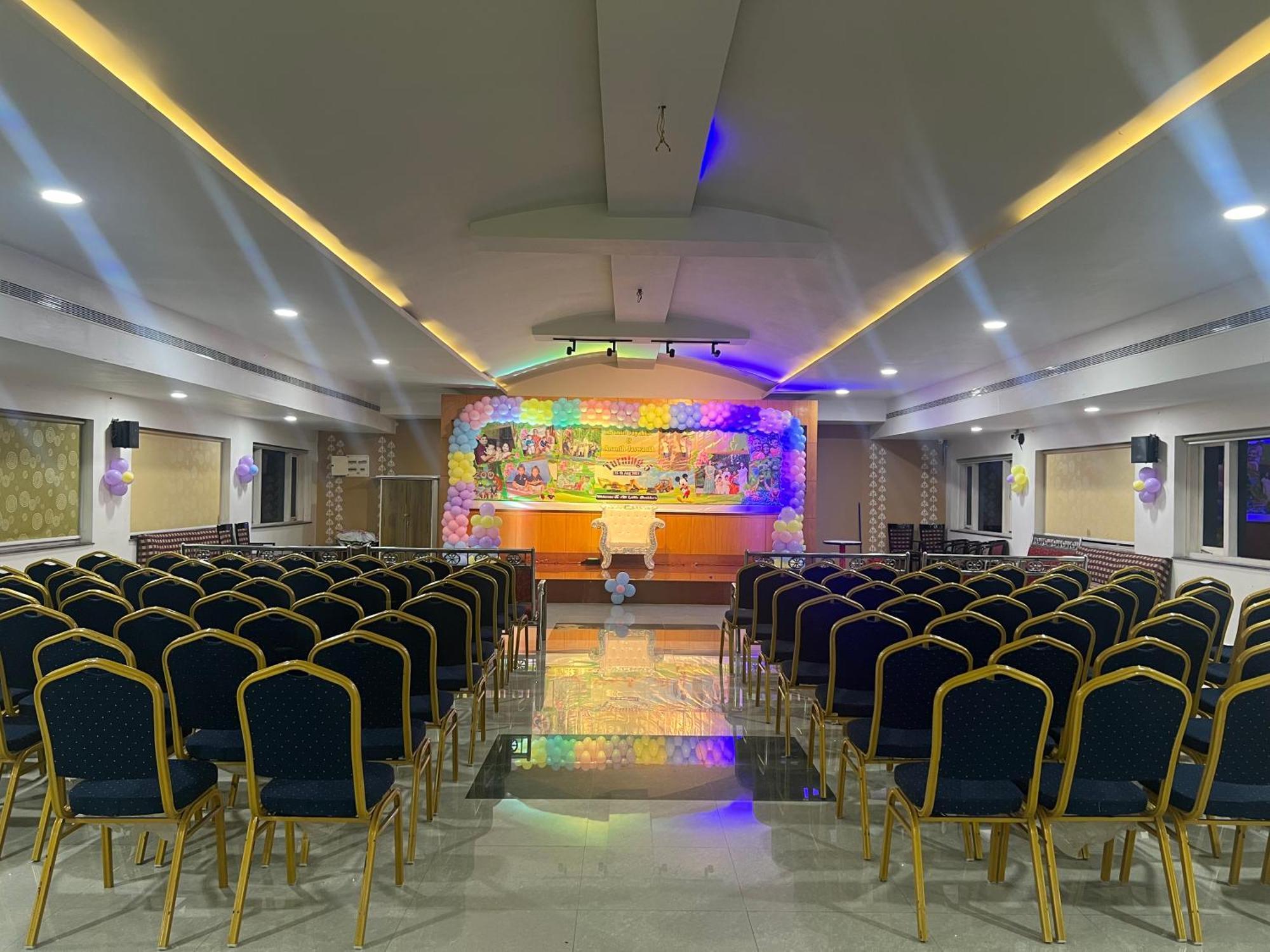 Varada Nagavali Hotel Srikakulam Zewnętrze zdjęcie
