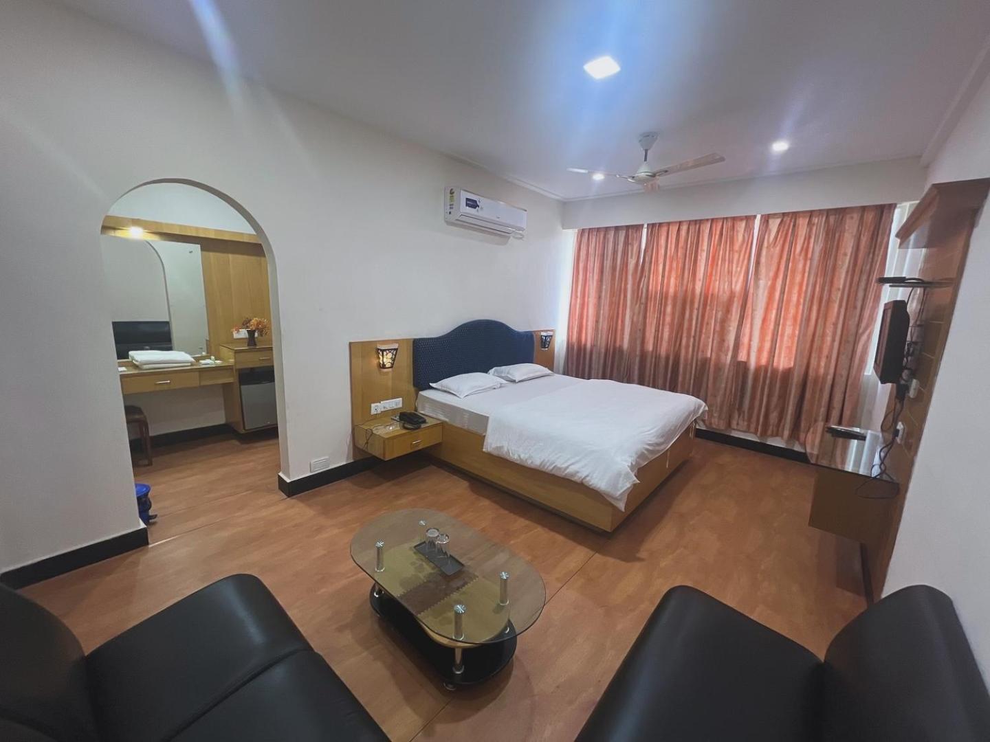 Varada Nagavali Hotel Srikakulam Zewnętrze zdjęcie