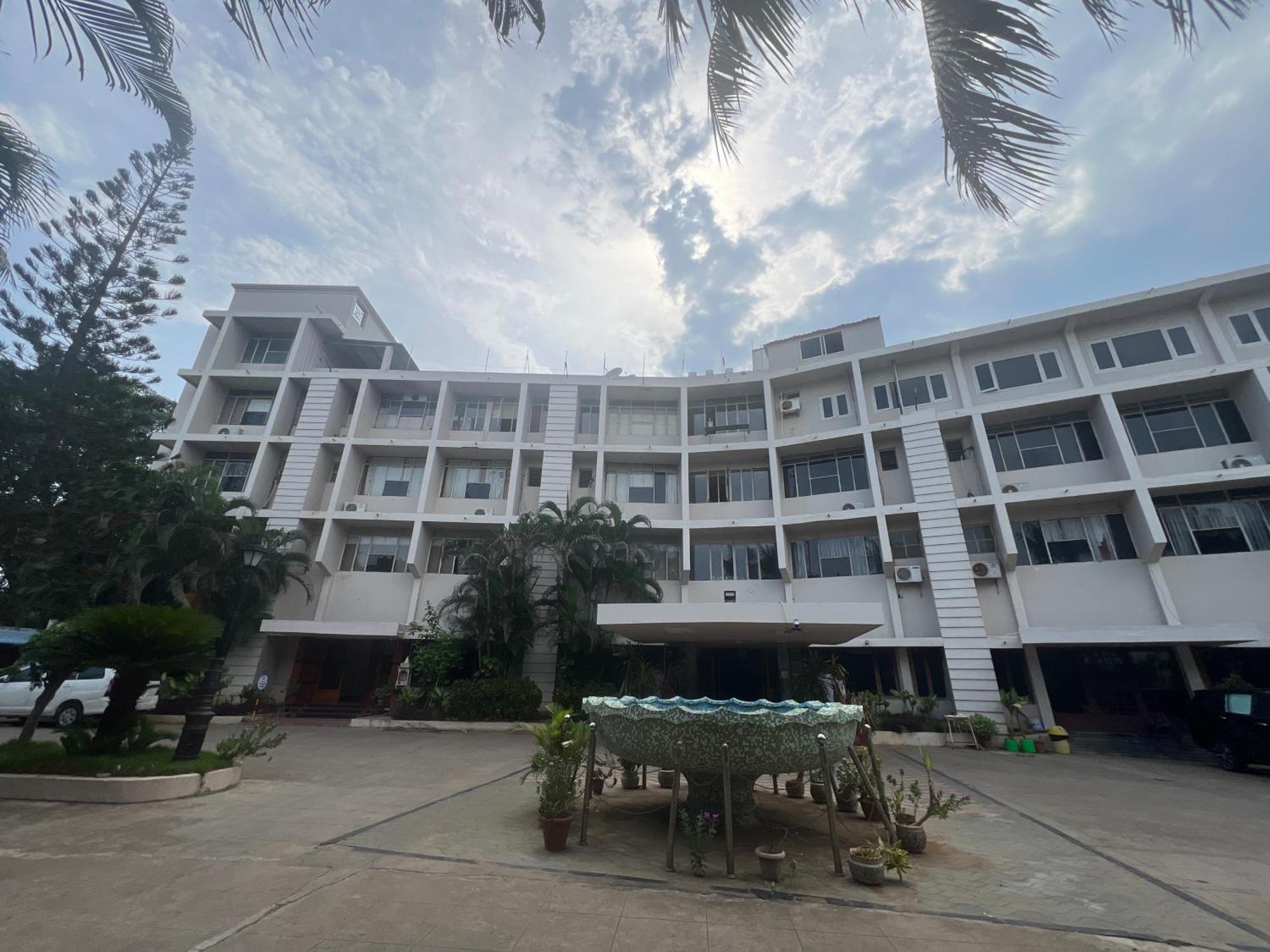 Varada Nagavali Hotel Srikakulam Zewnętrze zdjęcie
